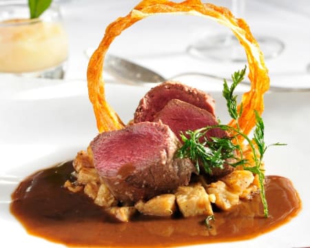 Hôtel-Restaurant Le France - 1 Estrela | Pratos Elegantes e Coloridos para Dois Hôtel-Restaurant Le France - 1 Estrela | Pratos Elegantes e Coloridos para Dois